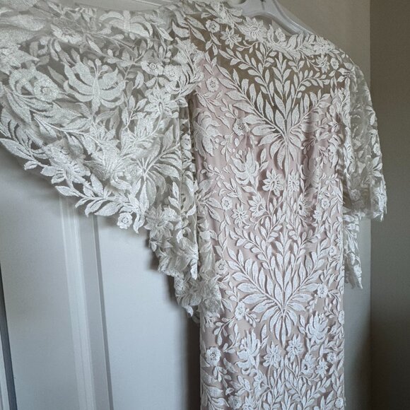 NWT Tadashi Shoji Flutter Sleeve Openback Lace Wedding Dress - Picture 6 of 13